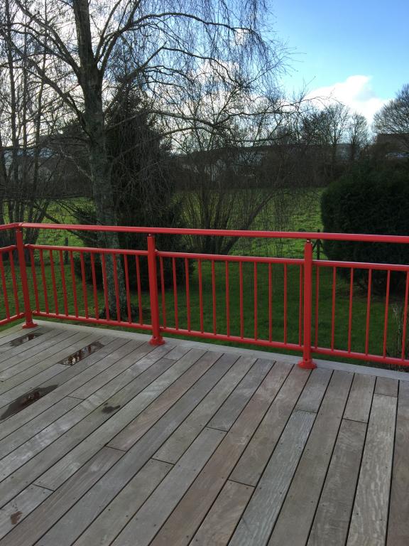 Garde corps alu rouge - LEBAS Bruno